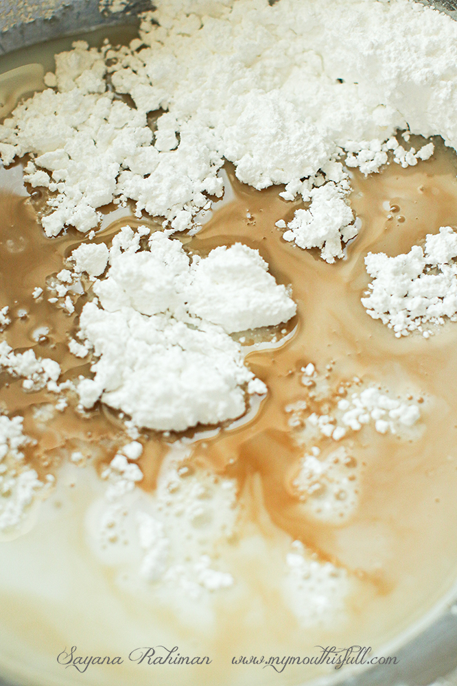 Image of icing sugar and milk