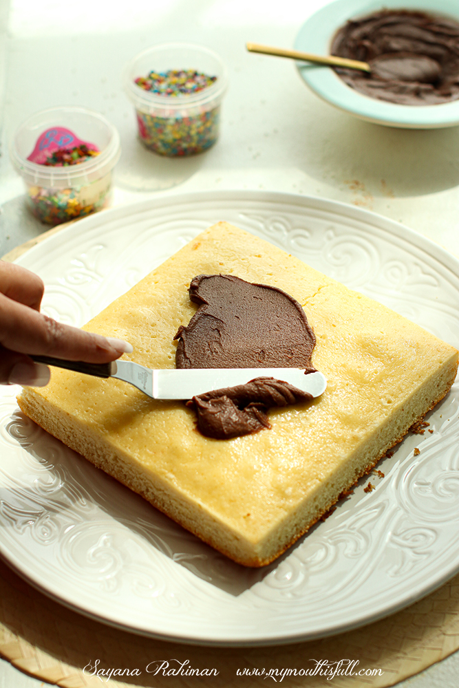 Image of frosting on a buttermilk cake